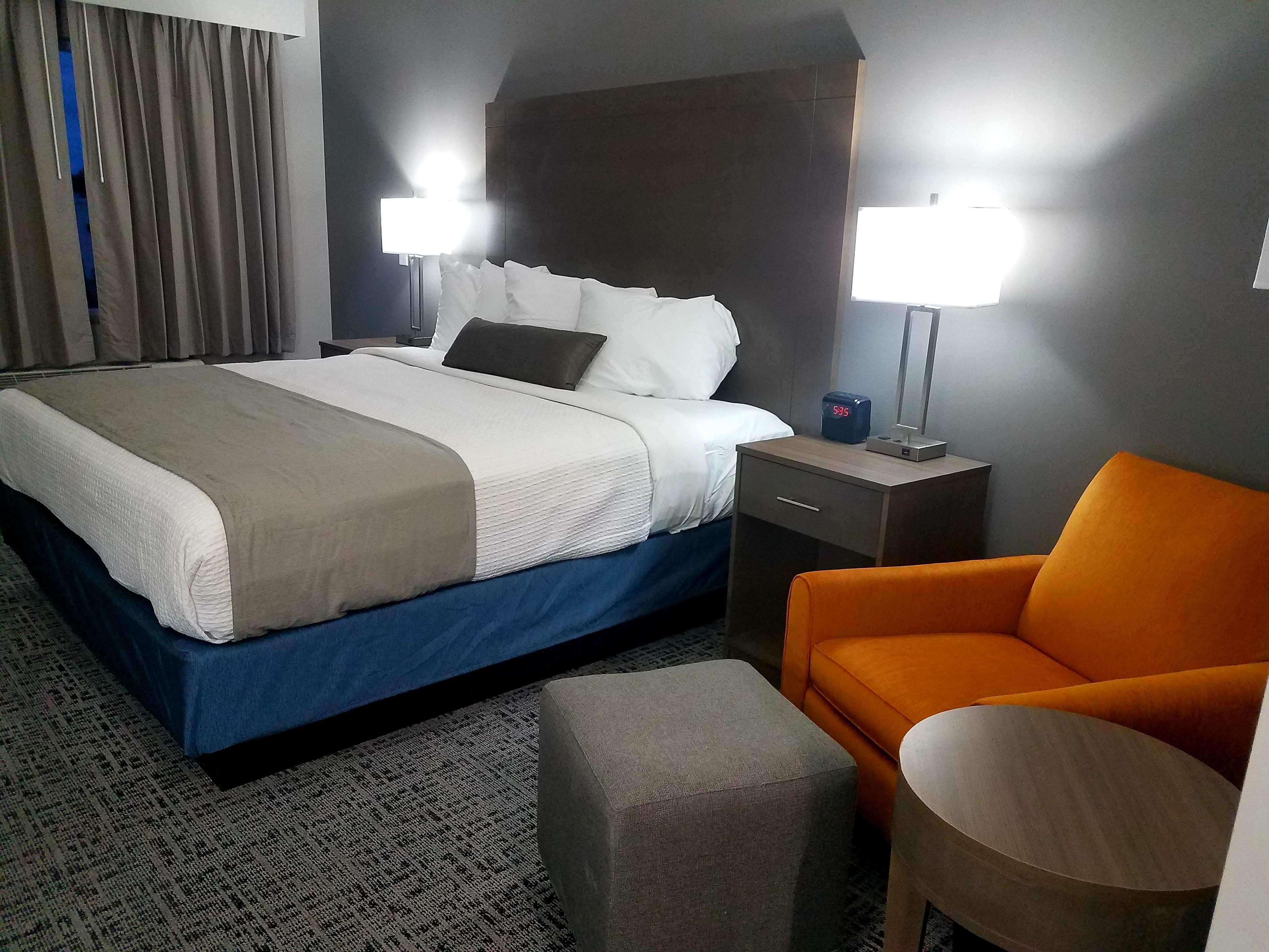 Best Western Plus Wayland Hotel Shelbyville Bagian luar foto