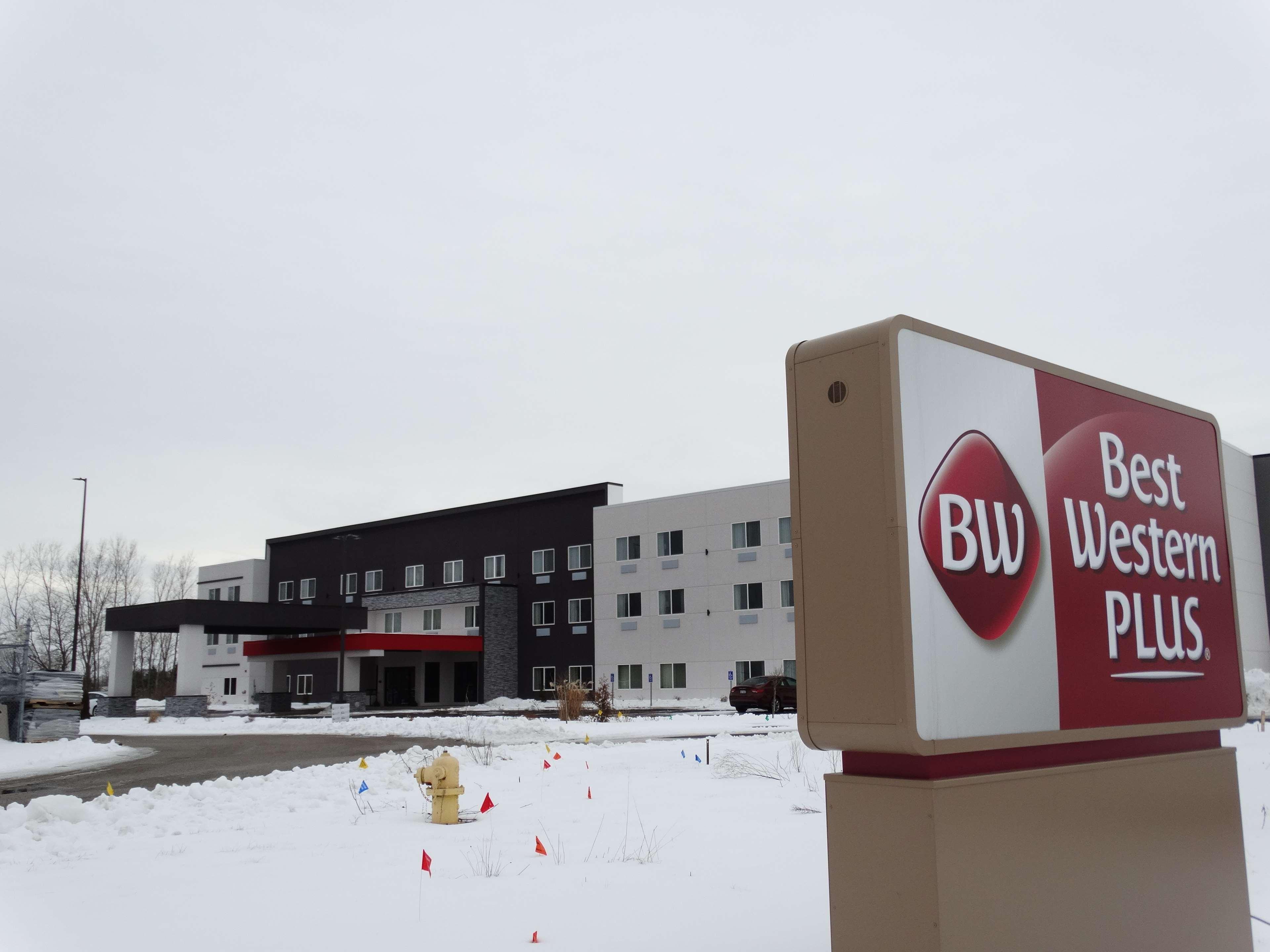 Best Western Plus Wayland Hotel Shelbyville Bagian luar foto