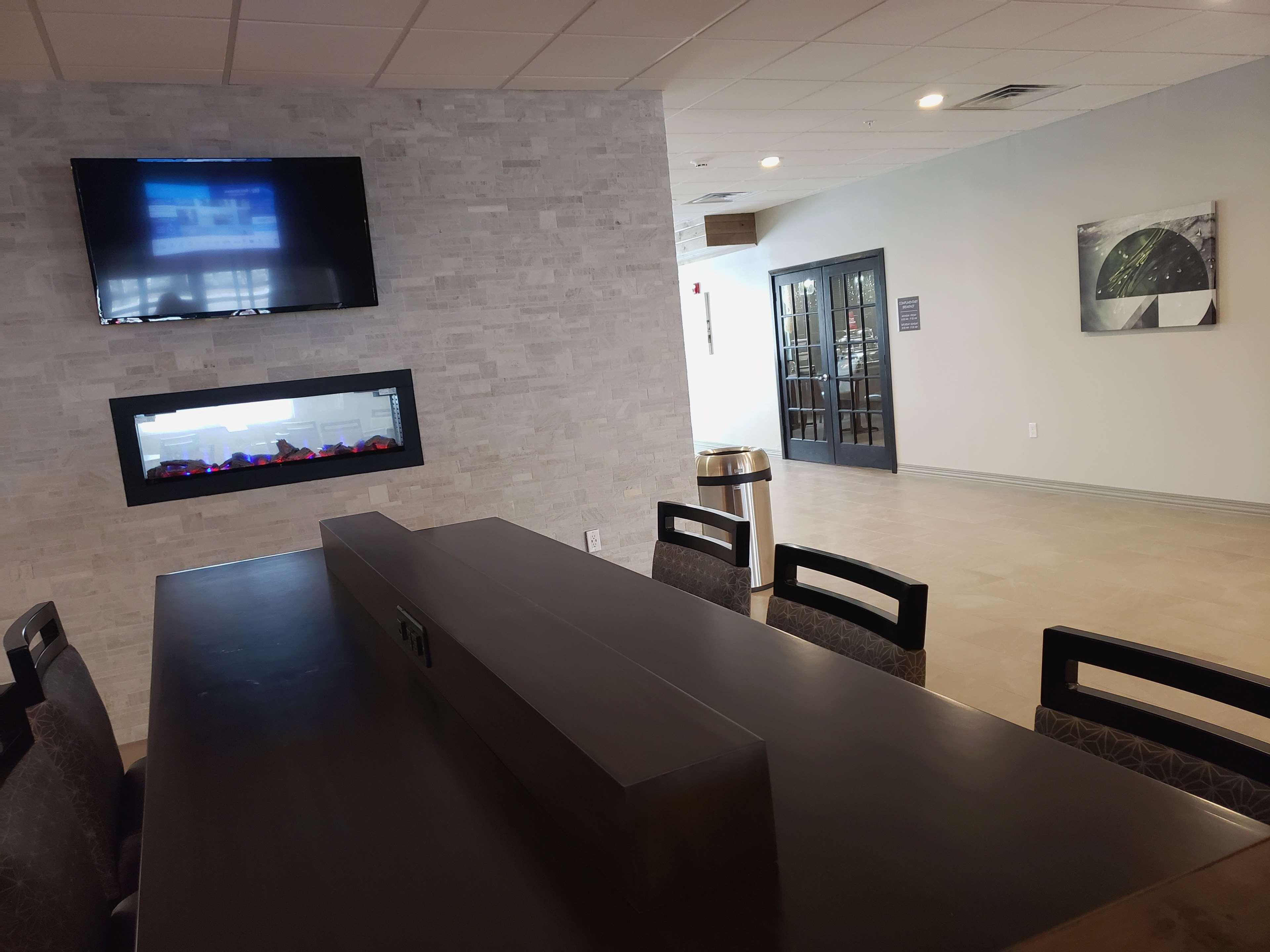 Best Western Plus Wayland Hotel Shelbyville Bagian luar foto