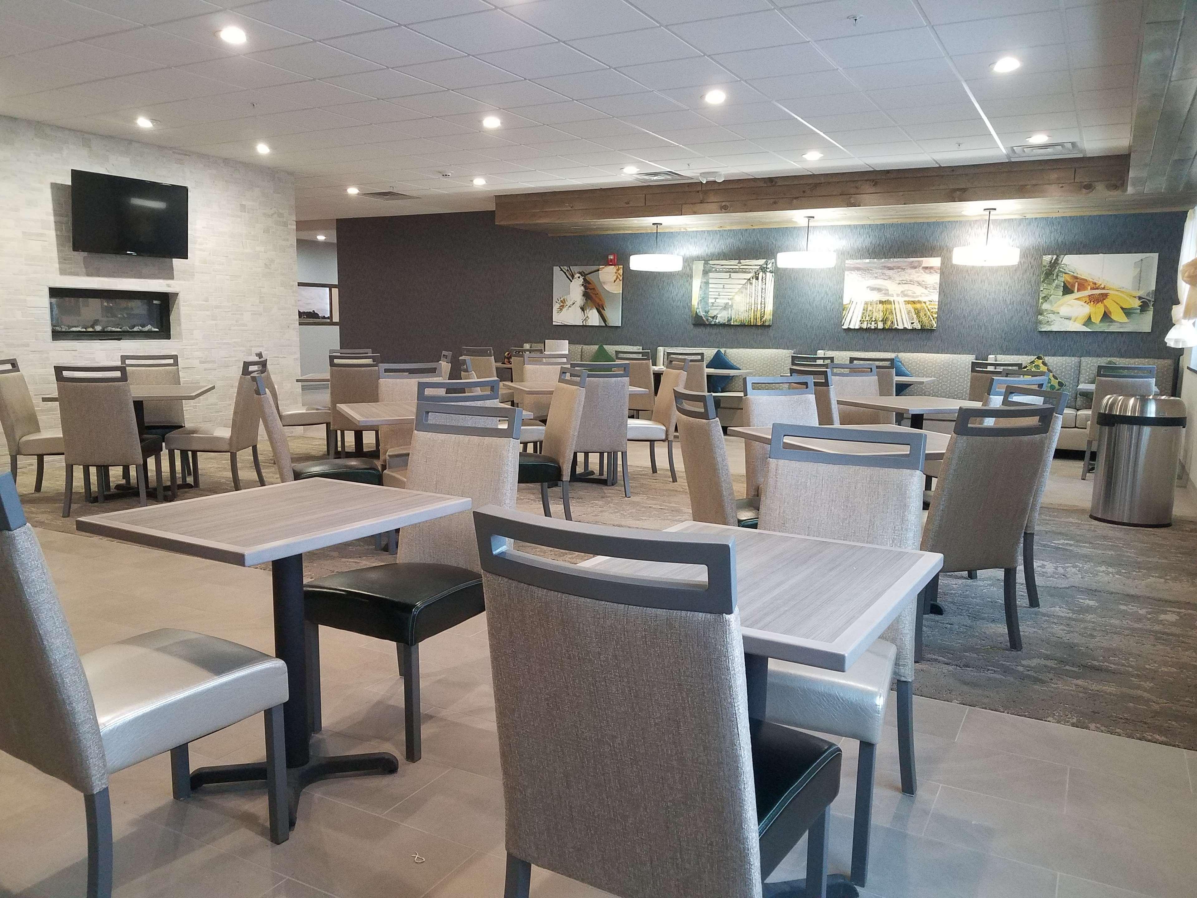 Best Western Plus Wayland Hotel Shelbyville Bagian luar foto